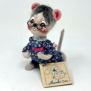 Vintage Annalee Granny Grandma Mouse Doll Plush w/ Glasses Mobilitee Collectible